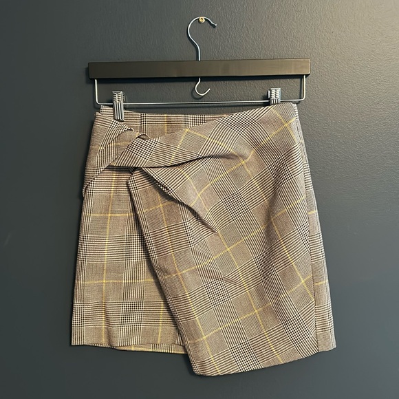 Babaton Mini Skirt - Picture 1 of 4